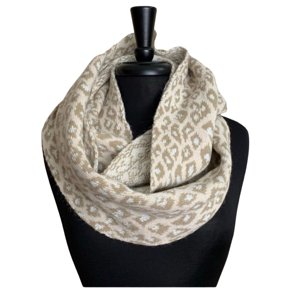 COLLECTION EIGHTEEN Scarf Pink Leopard Infinity Knit Reversible NWT